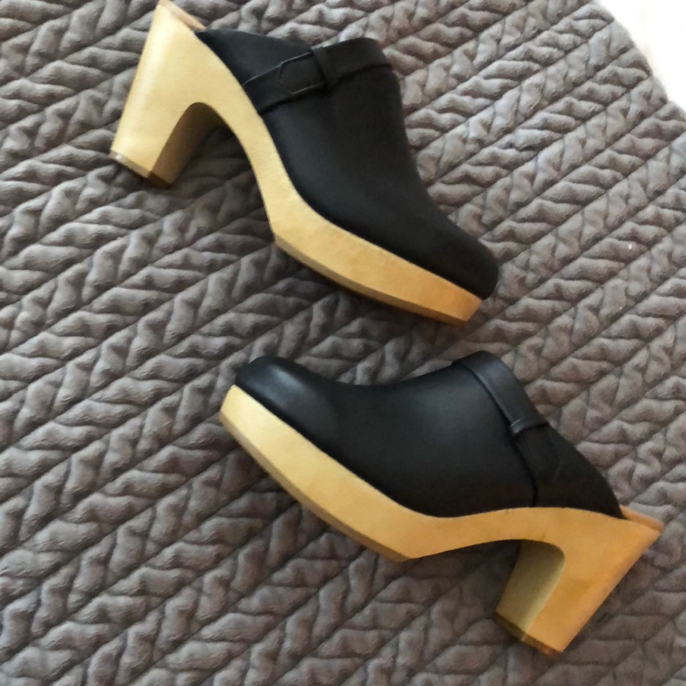 Clogs